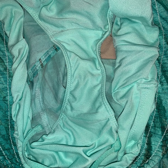 Under armor shorts - Picture 3 of 3